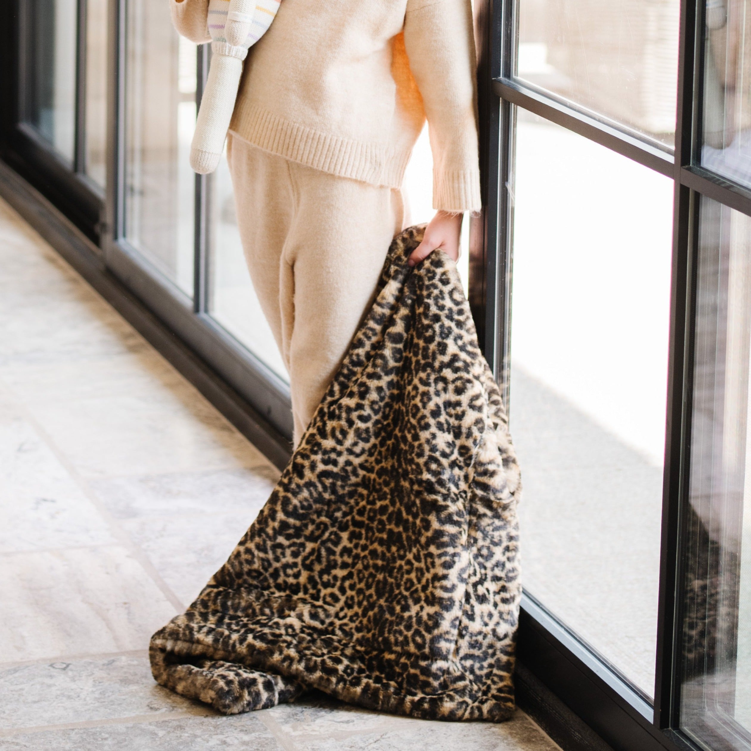 Saranoni Classic Leopard Faux Fur Receiving