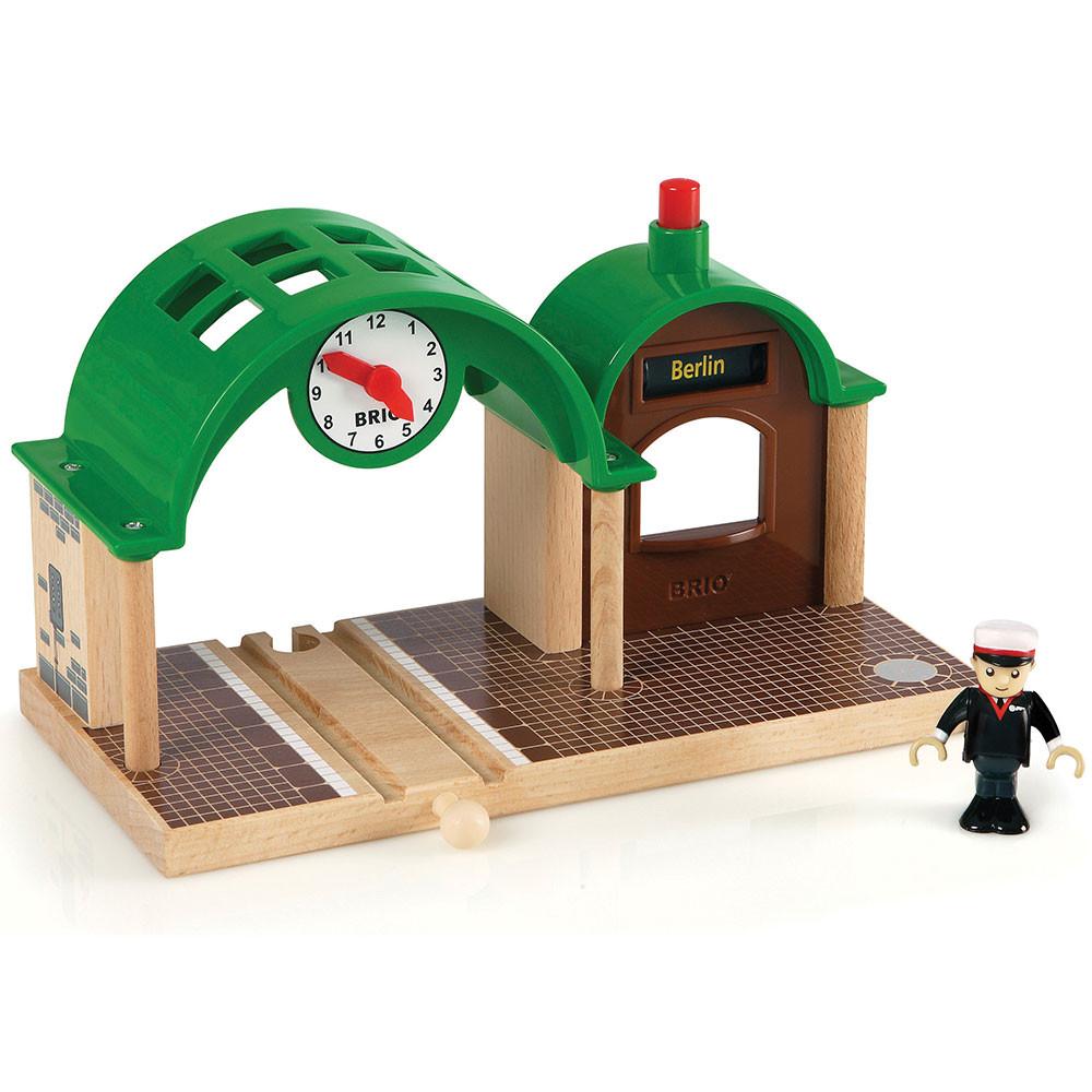 Brio Speaking Station