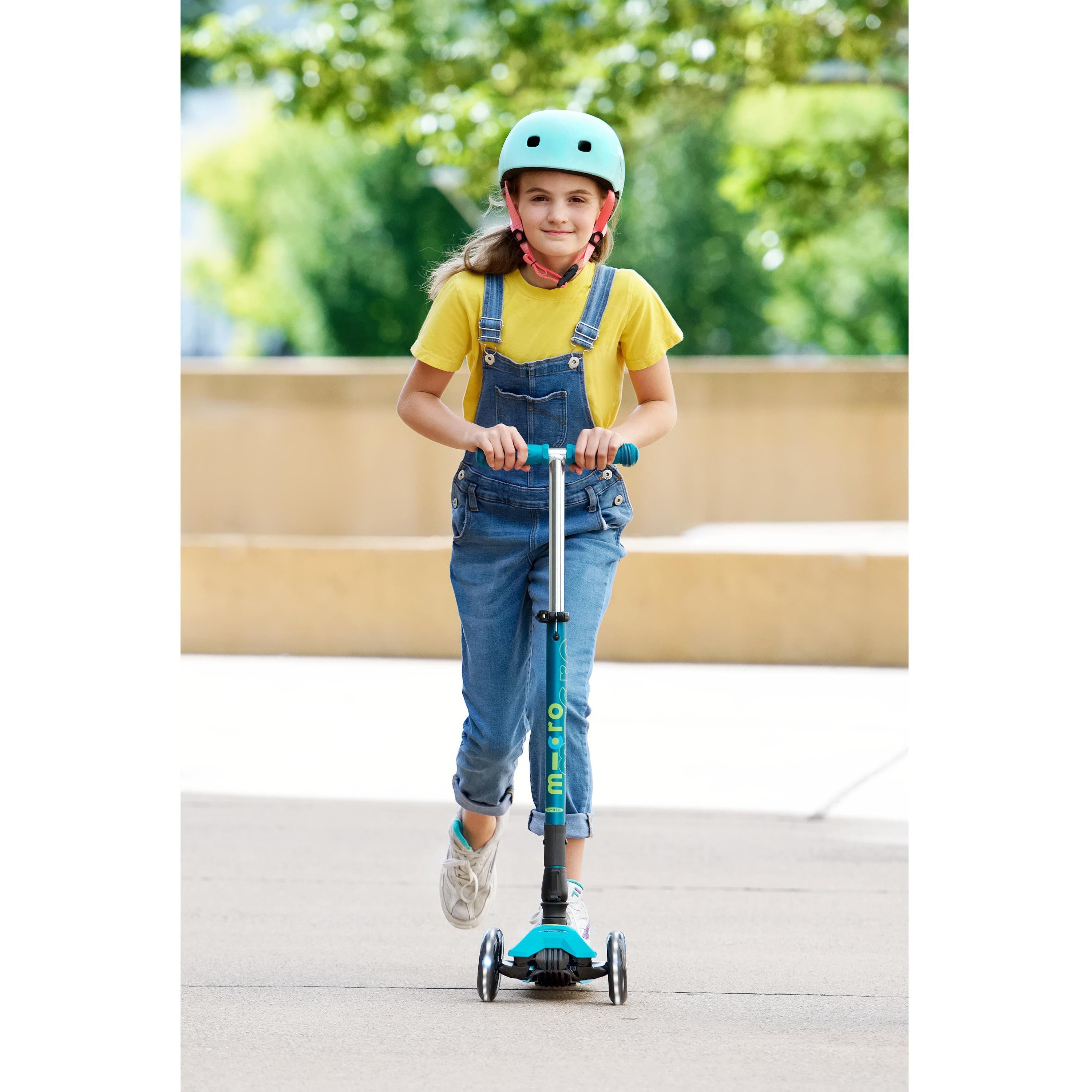 Micro Kickboard Maxi Deluxe Foldable LED Scooter